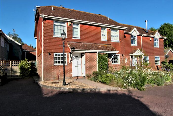 2 Bedroom Terraced House To Rent In Fitzalan Mews, Arundel, BN18