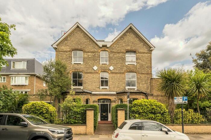 2 Bedroom Flat To Rent In Burlington Road, London, W4