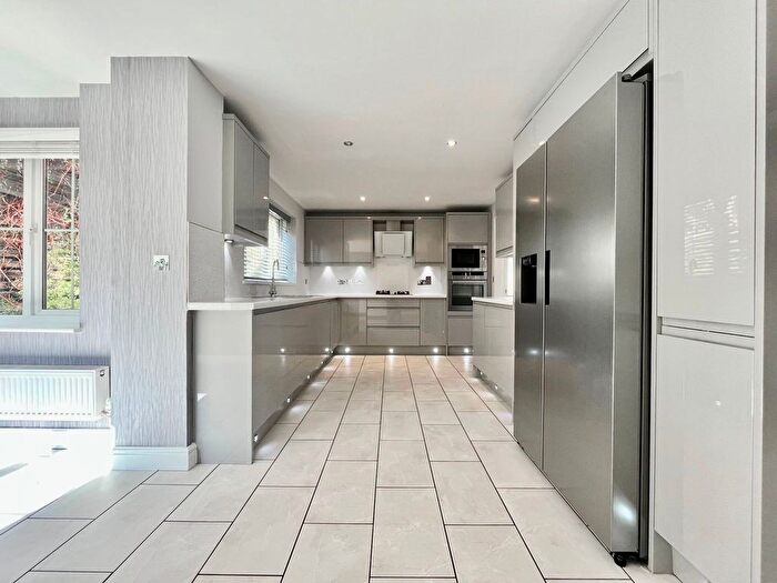 4 Bedroom Detached House To Rent In Burnet Drive, Pontllanfraith, NP12