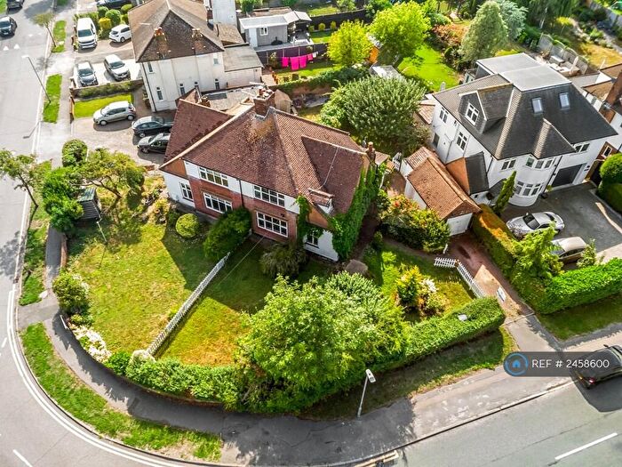 4 Bedroom Semi-Detached House To Rent In Newgatestreet Road, Goffs Oak, Waltham Cross, EN7