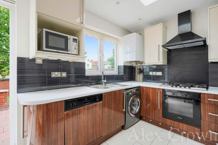 3 Bedroom Terraced House To Rent In Clinton Road, London, N15