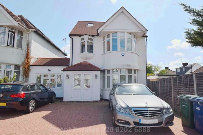 5 Bedroom Detached House To Rent In Southfields, Hendon, NW4