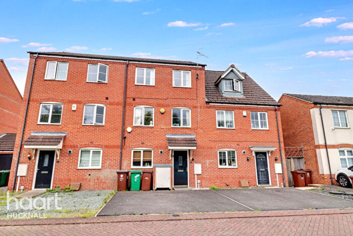 4 Bedroom Town House For Sale In Potters Hollow, Nottingham, NG6