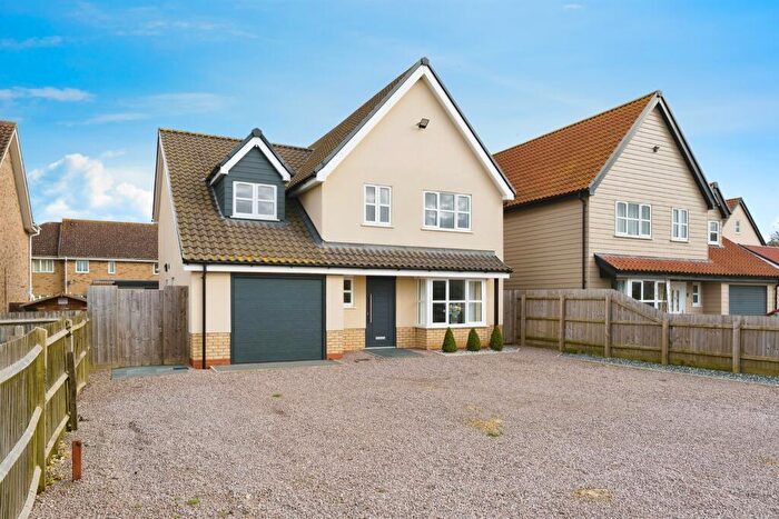 4 Bedroom Detached House For Sale In Shrubbery Close, Christchurch, Wisbech, PE14