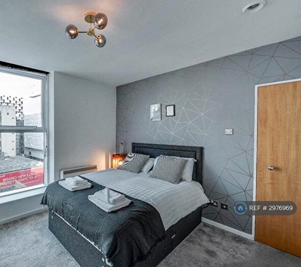 3 Bedroom Flat To Rent In Beetham Plaza, Liverpool, L2