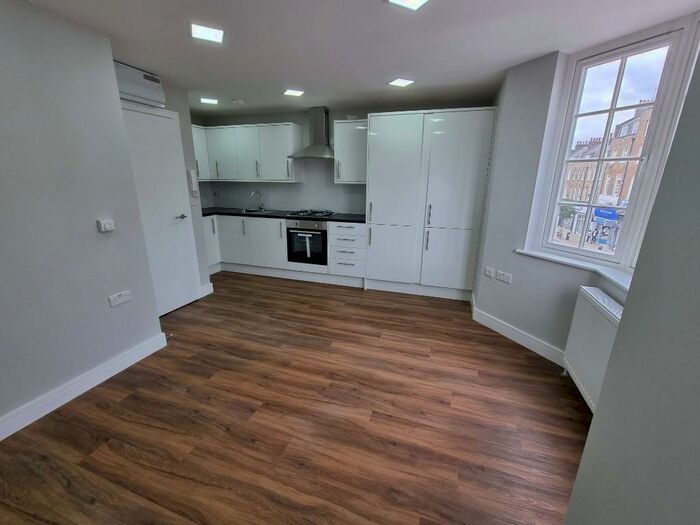 2 Bedroom Flat To Rent In Chapel Market, London, N1