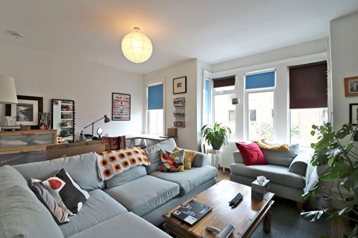 1 Bedroom Flat To Rent In Leeland Terrace, London, W13