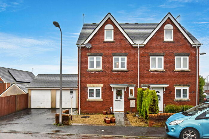 3 Bedroom Semi Detached House For Sale In Heol Islwyn, Fforestfach, Swansea, SA5