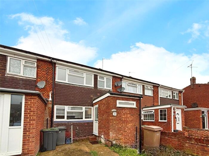 4 Bedroom Terraced House To Rent In Easingwold Gardens, Luton, Bedfordshire, LU1