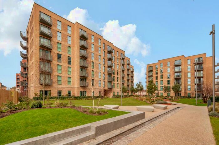 1 Bedroom Apartment To Rent In Slough, Berkshire, SL1