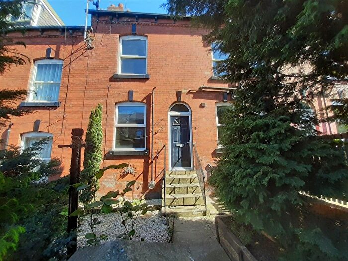 1 Bedroom Terraced House For Sale In Barton Terrace, Leeds, LS11