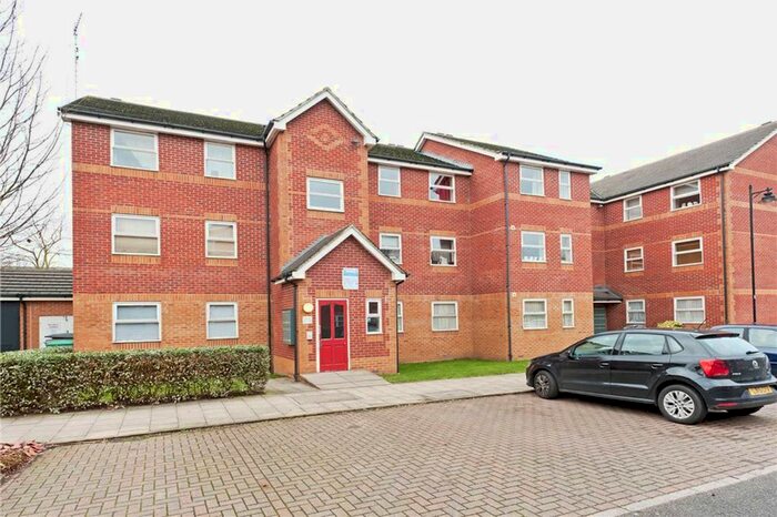 2 Bedroom Flat To Rent In Massingberd Way, Tooting, London, SW17