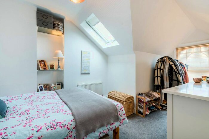 1 Bedroom Flat For Sale In Dalebury Road, Tooting Bec, London, SW17