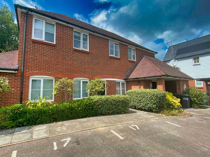 2 Bedroom Flat To Rent In Baxendale Way, Uckfield, TN22