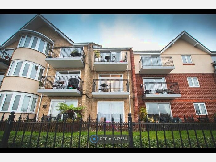 2 Bedroom Flat To Rent In Vespasian Road, Southampton, SO18