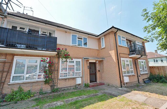 1 Bedroom Flat For Sale In Stile Road, Slough, SL3
