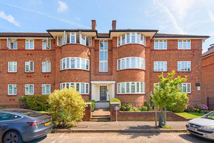 2 Bedroom Flat For Sale In Beaufort Park, Hampstead Garden Suburb, London, NW11