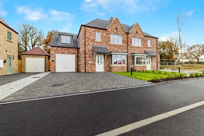 4 Bedroom Semi-Detached House For Sale In Damson Avenue, Skellingthorpe, Lincoln, LN6