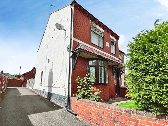 4 Bedroom Semi Detached House For Sale In Queens Road, Tipton, West Midlands, DY4