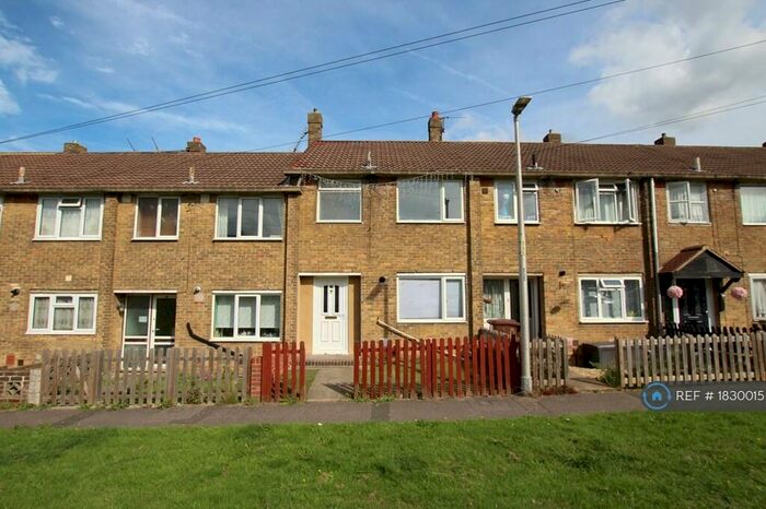 3 Bedroom Terraced House To Rent In Mallow Way, Chatham, ME5