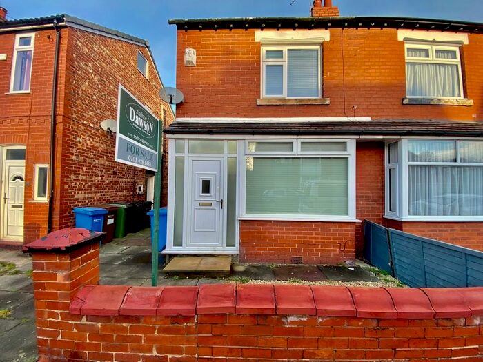 3 Bedroom Semi Detached House For Sale In Kenilworth Road, Cheadle