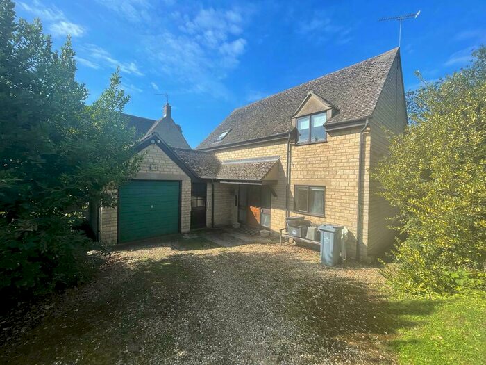 3 Bedroom Detached House For Sale In West End, Chadlington, OX7