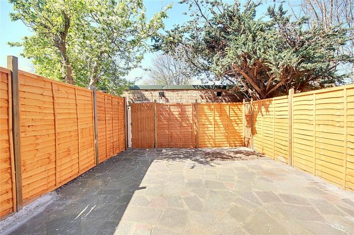 4 Bedroom Terraced House To Rent In Oxford Close, London, N9