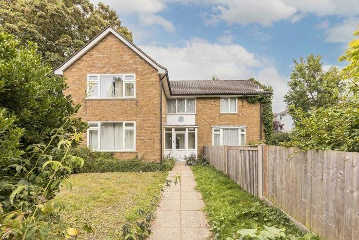 4 Bedroom Detached House To Rent In Brandram Road, London, SE13