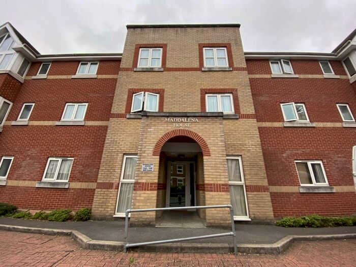 1 Bedroom Apartment To Rent In Maddalena House, Hill Lane, SO15