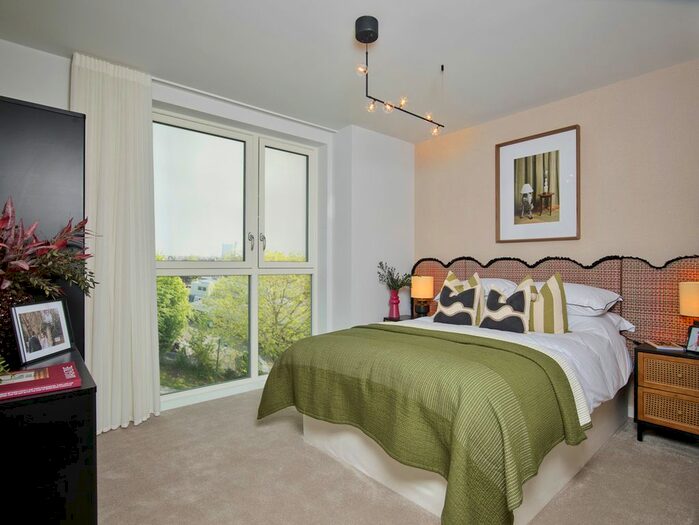 2 Bedroom Flat For Sale In " Bed Apartment" At Carlton Vale, London, NW6