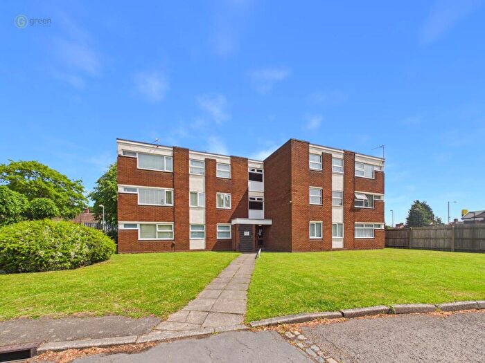 2 Bedroom Flat For Sale In Warren Farm Road, Kingstanding, Birmingham, B44
