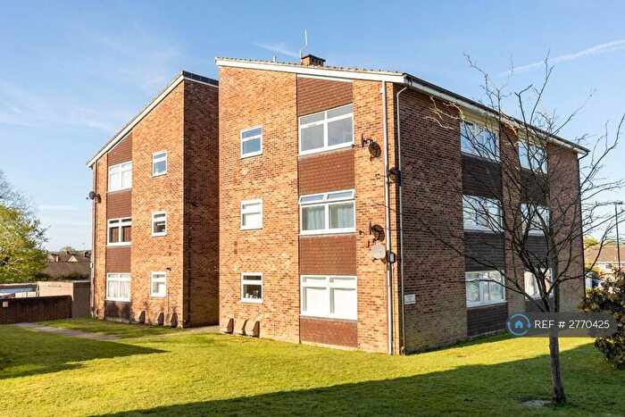 2 Bedroom Flat To Rent In Gossops Green, Crawley, RH11