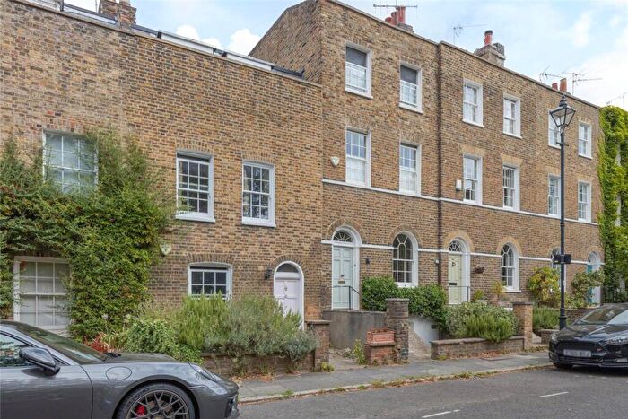 3 Bedroom Terraced House For Sale In Cleaver Square, London, SE11
