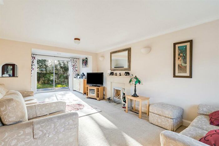 4 Bedroom Detached House For Sale In Pear Tree Dell, Letchworth Garden City, SG6