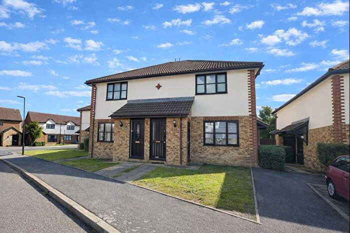 1 Bedroom Maisonette For Sale In Greenacre Close, Northolt, UB5