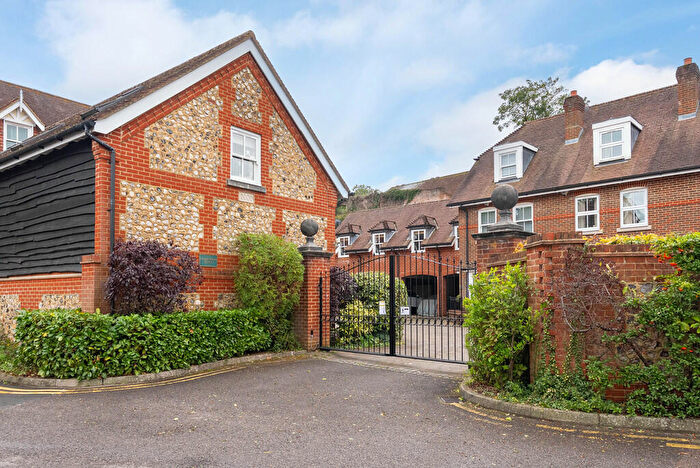 2 Bedroom Maisonette To Rent In Chartwood Place, Dorking, RH4