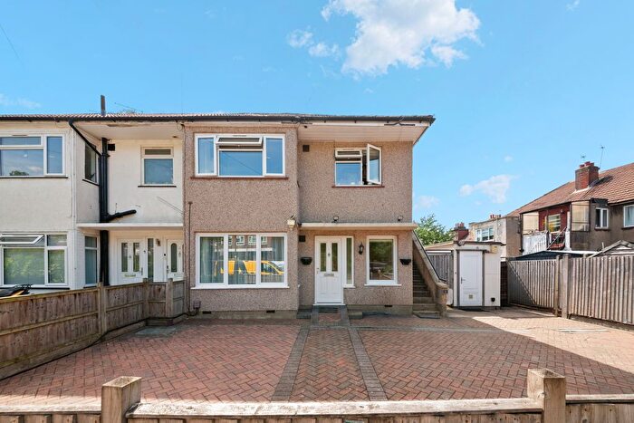 2 Bedroom Maisonette For Sale In Grainger Close, Northolt, UB5