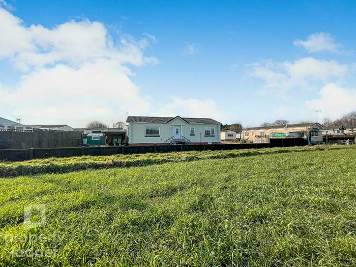 2 Bedroom Park Home For Sale In Woodland View, Stratton Strawless, NR10