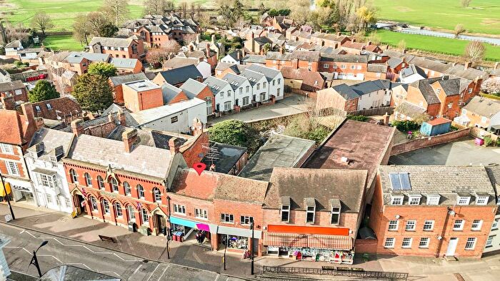2 Bedroom Maisonette For Sale In High Street, Newport Pagnell, MK16