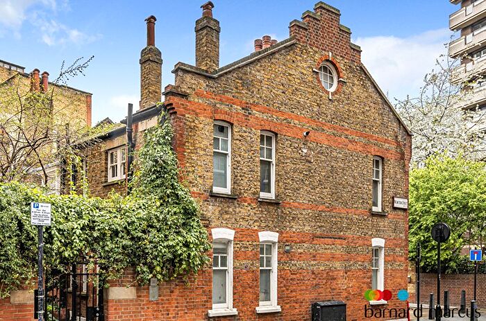 1 Bedroom Flat For Sale In Newton Street, London, WC2B