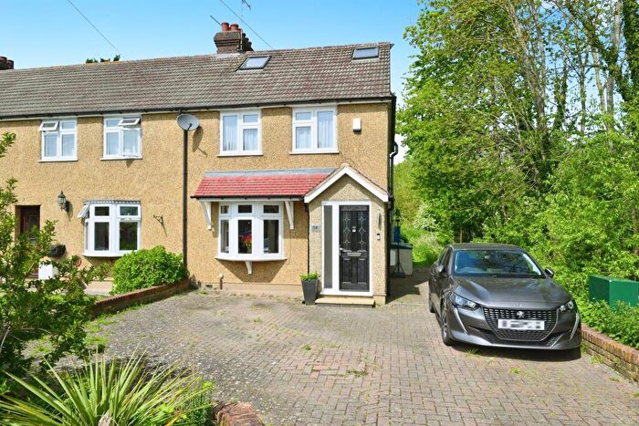 3 Bedroom End Of Terrace House For Sale In Old Nazeing Road, Broxbourne, EN10