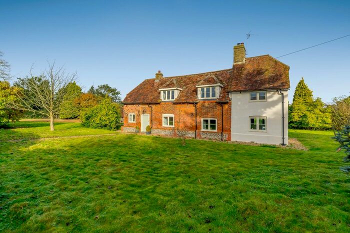 4 Bedroom Detached House For Sale In Holly Bushes, Milstead, Kent ME9