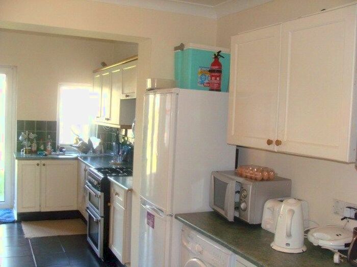 3 Bedroom Semi-Detached House To Rent In Beechmount Avenue, Hanwell, W7