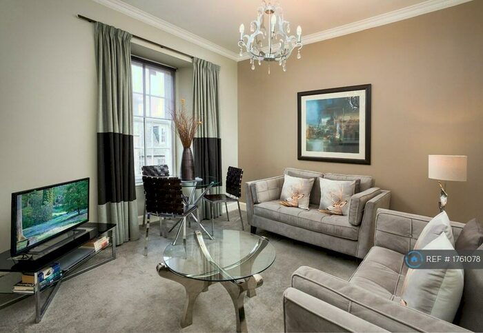 2 Bedroom Flat To Rent In West Nicolson Street, Edinburgh, EH8
