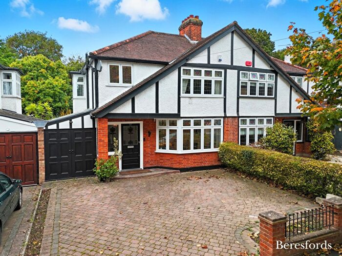 3 Bedroom Semi-detached House For Sale In Wallenger Avenue, Gidea Park, RM2