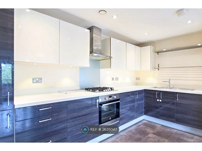 2 Bedroom Flat To Rent In Thomas Court, Barkingside, Ilford, IG6