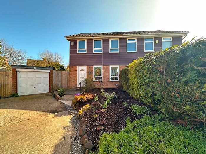 3 Bedroom Semi-Detached House For Sale In Marlston Avenue, Wirral, CH61