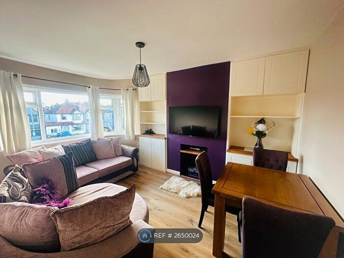 2 Bedroom Maisonette To Rent In Wrythe Lane, Carshalton, SM5
