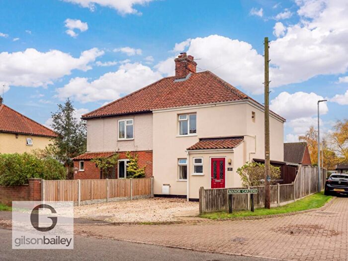 3 Bedroom Semi Detached House For Sale In School Road, Lingwood, NR13