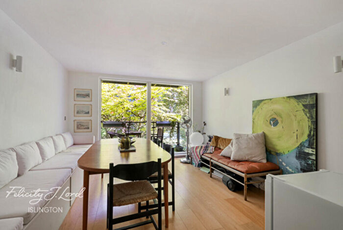 2 Bedroom Apartment For Sale In Orsman Road, London, N1